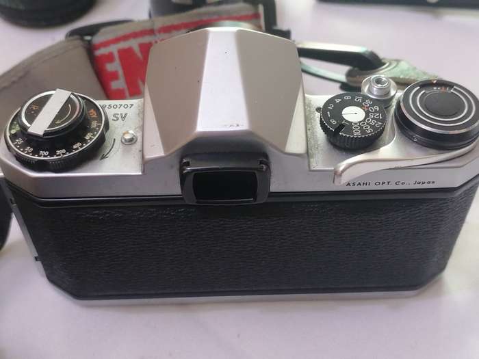 ASAHI PENTAX OPTOMAX MC 1:28 F CAMERA, (LOT OF ASSESSORIES) - 35mm FILM - SEE BELOW FOR INFO.