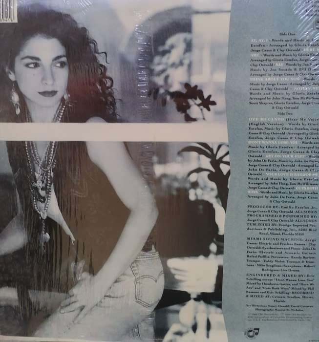 GLORIA ESTEFAN (CUTS BOTH WAYS) - VINYL IN EXCELLENT COND. - SEE BELOW FOR INFO.