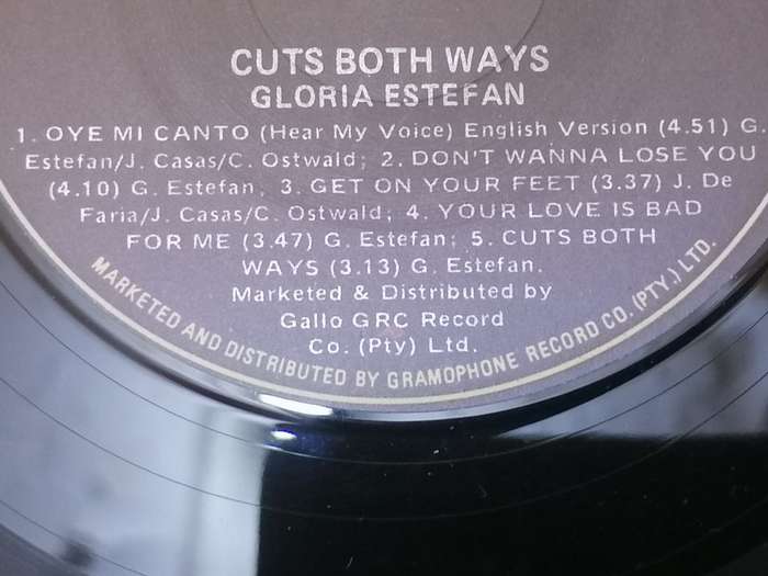 GLORIA ESTEFAN (CUTS BOTH WAYS) - VINYL IN EXCELLENT COND. - SEE BELOW FOR INFO.