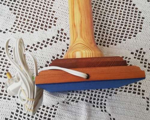 BEAUTIFUL HANDCRAFTED OREGAN PINE TABLE/SIDE LAMPS