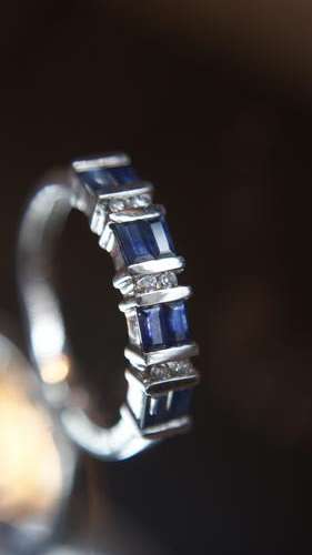 BEAUTIFUL PLATINUM & TANZANITE DIAMOND RING DEMO-----JEWELLERY LIQUIDATION TUES THURS NIGHTS