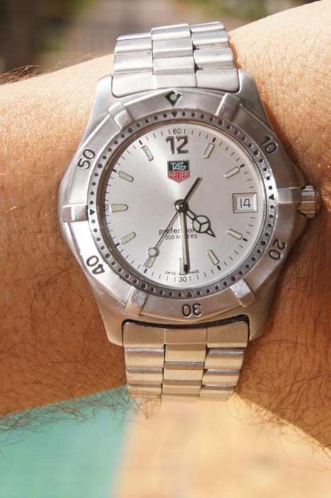TAG HEUER PROFESSIONAL MENS 200M     @  @@ NO RESERVES@@