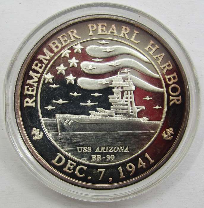 `Remember Pearl Harbor` beautiful  999 1 Ounce Silver medallion with original Box and COA