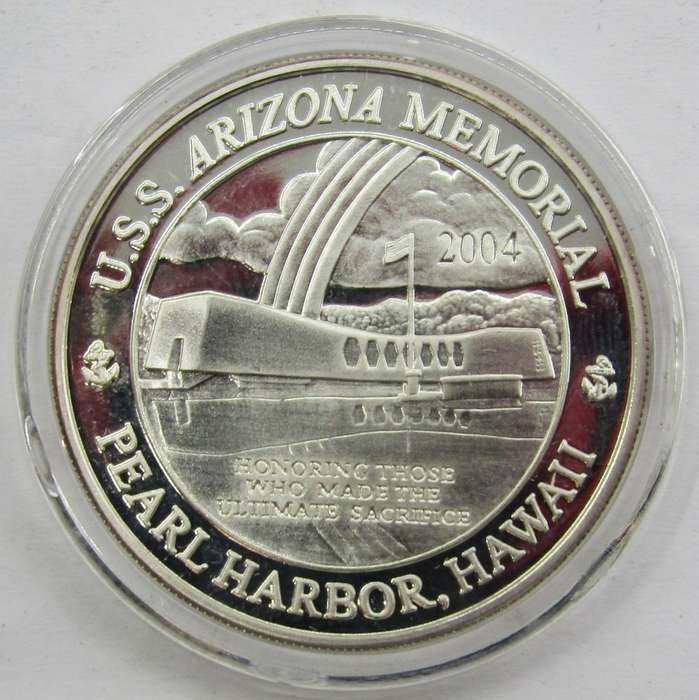 `Remember Pearl Harbor` beautiful  999 1 Ounce Silver medallion with original Box and COA