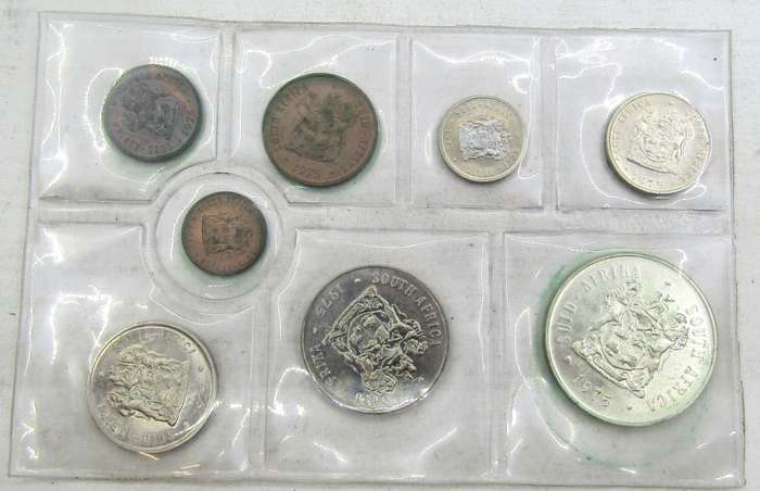 2x1975 Republic of South Africa Mint  Set with SILVER RAND  unopened as issued