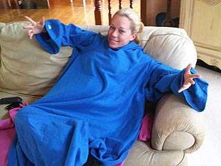 SNUGGIE THE BLANKET WITH SLEEVES            BLUE