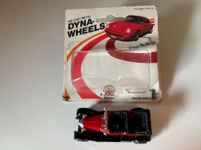 Classic Renault (Dyna-Wheels +/-1:64)