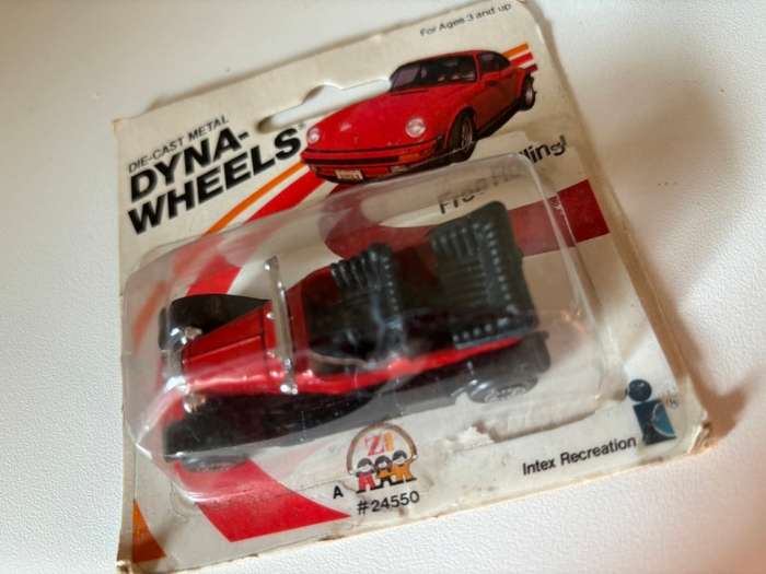 Classic Renault (Dyna-Wheels +/-1:64)