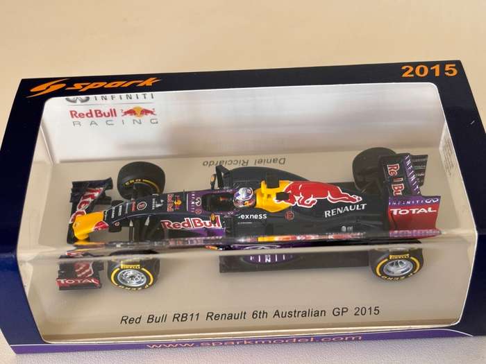 Daniel Ricciardo - 2015 Red Bull RB11 F1 `Australian GP` (Rare Spark 1:43)