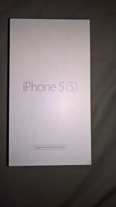 ip[hone 5s  32gb still in box
