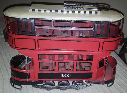 LARGE VINTAGE METAL TRAM (27x21cm)