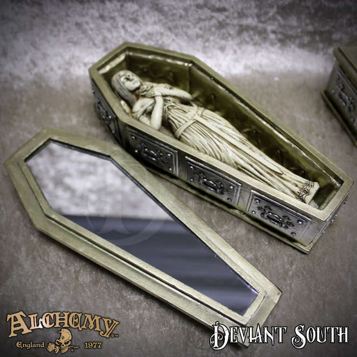 Alchemy Gothic V118 Bride of the Dark Kiss Casket & Figure