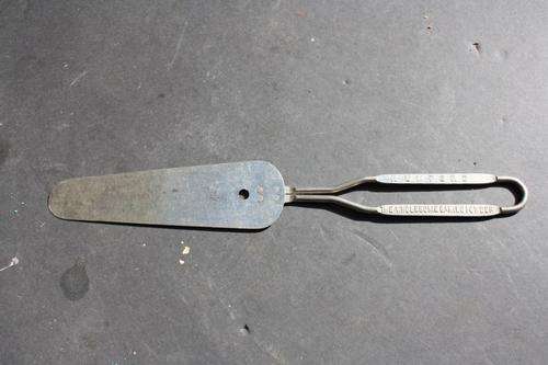 OLD CAKE LIFTER - RUMFORD - THE WHOLESOME BAKING POWDER - 280 MM - PLEASE HAVE A LOOK
