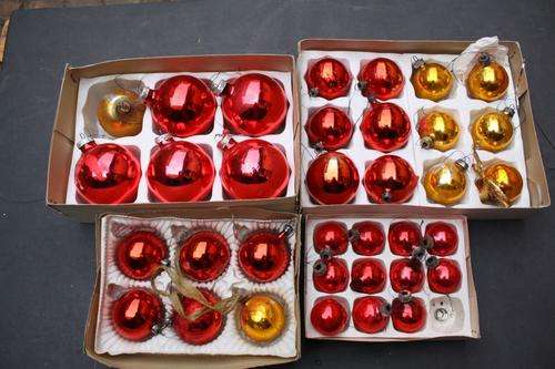 WHAT A FIND - RETRO CHRISTMAS DECORATION FROM GERMANY - STILL WAX ON IT