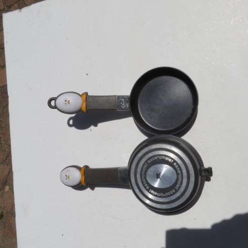 JO!E - DOUBLE SIDE OMELETTE PAN AND ADDIONAL SMALL SINGLE PAN - PLEASE HAVE A LOOK