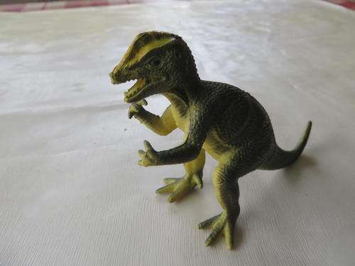 HARD PLASTIC DINOSAUR - AS PER SCAN - WILL COMBINE POSTAGE