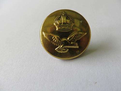 MILITARY BUTTON - AS PER SCAN - WILL COMBINE POSTAGE