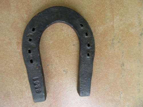 FOR TSHIKO ONLY - OLD HORSE SHOE - AS PER SCAN