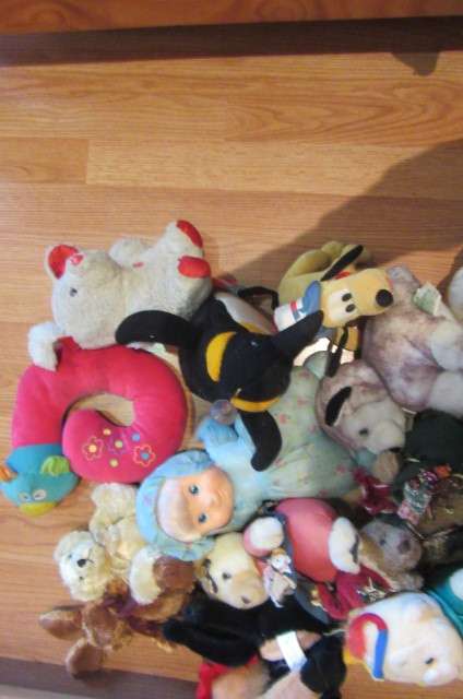 EASTER IS COMING - 41 VARIOUS SOFT TOYS - BID PER ITEM