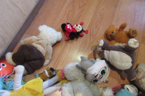 EASTER IS COMING - 41 VARIOUS SOFT TOYS - BID PER ITEM