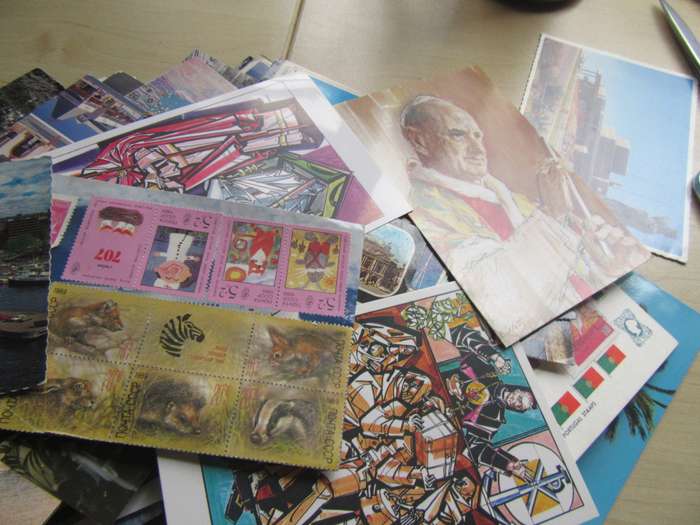 GOOD SELECTION OF NEW AND USED POST CARDS 260- BID PER CARD - LOCAL AND OVERSEAS
