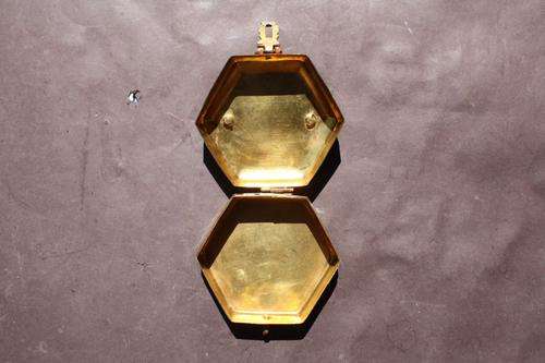 SMALL BRASS PLATED BOX - 65 X 65 MM - 30 MM HIGH - PRINTERS TRAY - PLEASE HAVE A LOOK