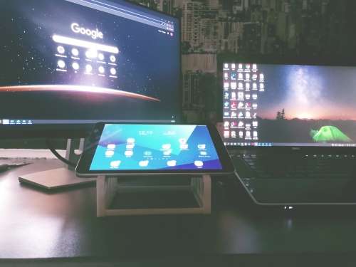 Voronoi Tablet/iPad Stand with Charging Capabilities