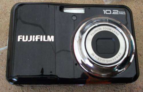 FUJIFILM A170 : 10.2 MEGA PIXELS USED AS DISPLAY AS GOOD AS NEW