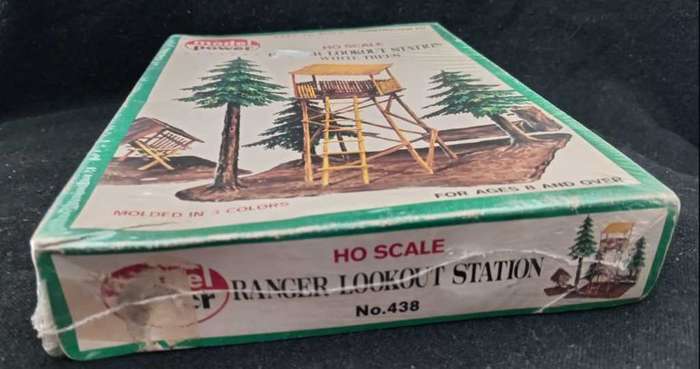 Model Power, Ranger Lookout Station - White Trees - Vintage HO Scale