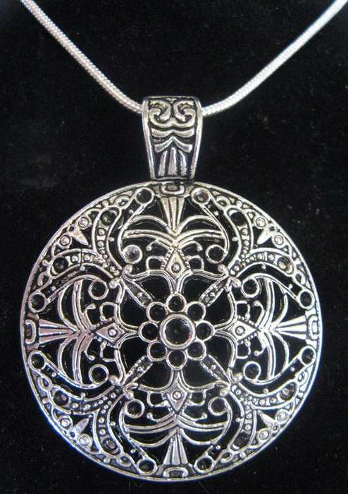 MIAN DESIGN CIRCULAR PENDANT AND STERLING SILVER CHAIN