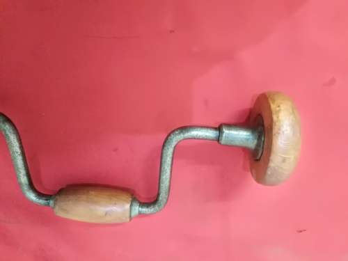 2 VINTAGE BRACE DRILL + 12 AUGER BITS - PLEASE C DESC