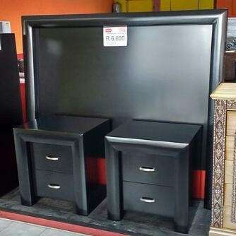 Bedroom set (headboard and pedestals)