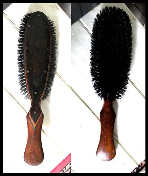 Rare Find : In Good Condition : Hand Clothes brush with Inlay 1920/30