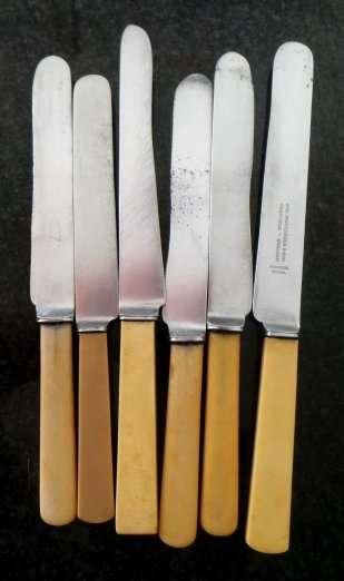SALE 6 X Bone Handle Butter Knives - Sheffield - Made in England***