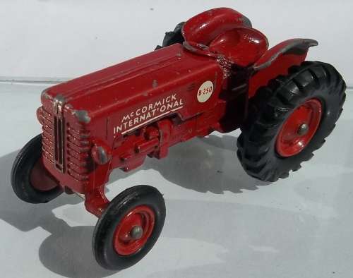 MATCHBOX Lesney Superfast #K-4 KING SIZE International Tractor Vintage Made inn England