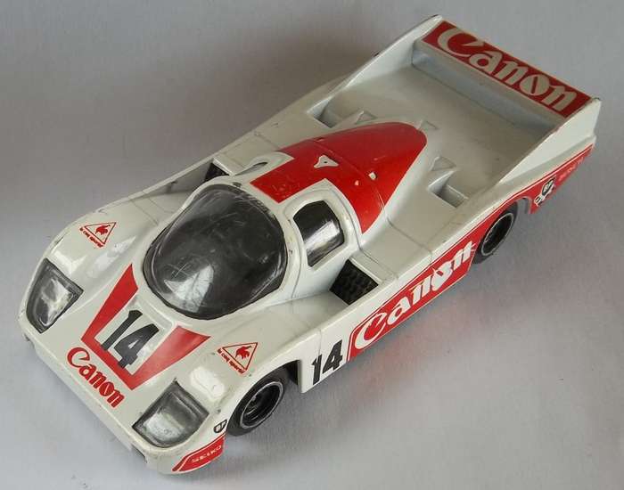 Corgi Toys 1/43 SCALE - 11cm Long Porsche 956 Scale Model Car Vintage 1985