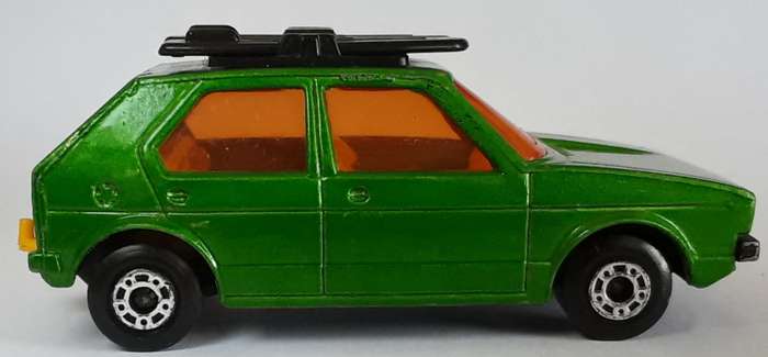 MATCHBOX Lesney Superfast #7 VW Golf 1978 VINTAGE Model England Vintage VOLKSWAGEN ( 2 SURFBOARDS )