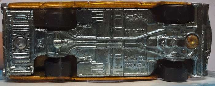 Hot Wheels 1963 Ford Thunderbird Made in 2004 Matchbox Scale Model Metal Base HOTWHEELS