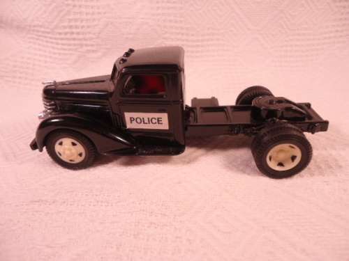 ERTL - 1948 Diamond T Cab # 3100G + MB King Size Dyson Low-Loader # K17 - Police - Code 3