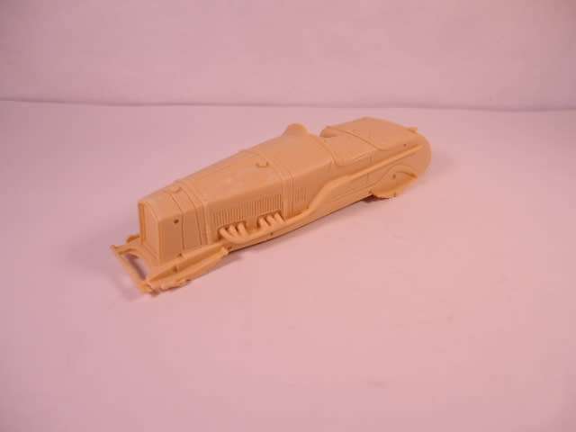 Starter - Alfa Romeo No.8, 1st Le Mans 1932 - #145.1 - Unbuilt Resin Kit