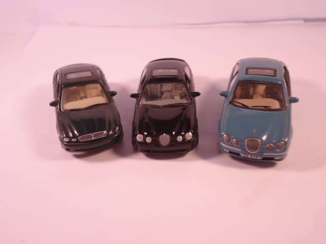Road Signature/Cararama - Lot of 3 Models