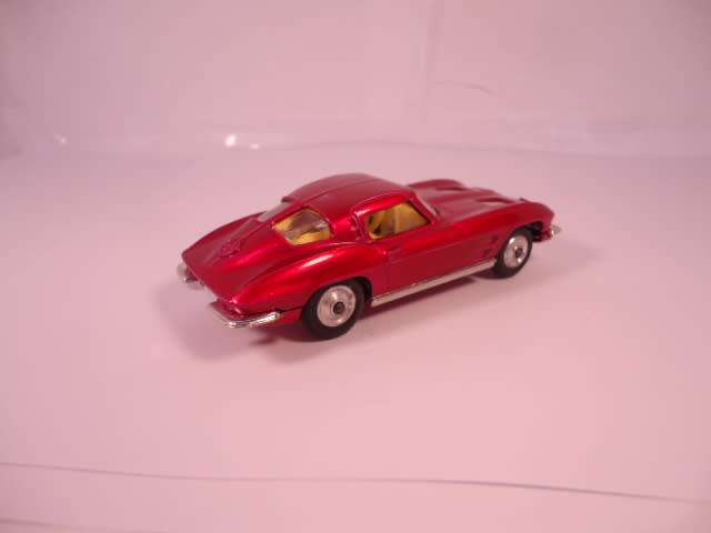 Corgi - Chevrolet Corvette Stingray - #310-A1