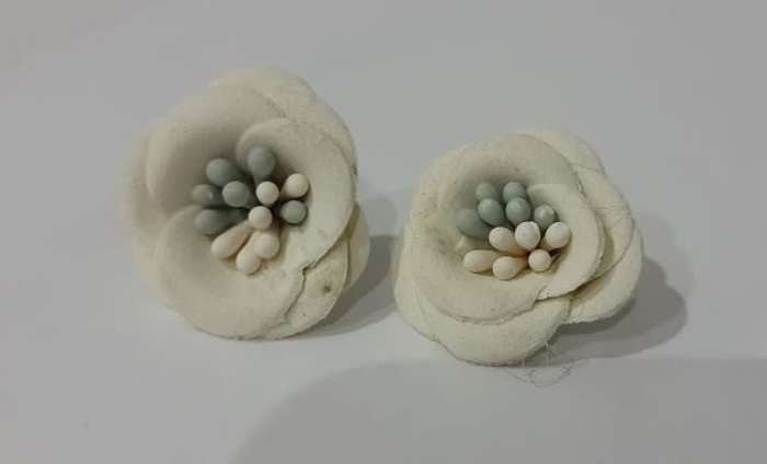 Flower Stud Earrings - Cream