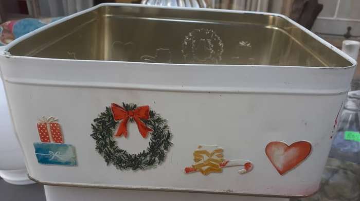 Collectible Tin - Woolworths Christmas Viennese biscuit Selection NO LID