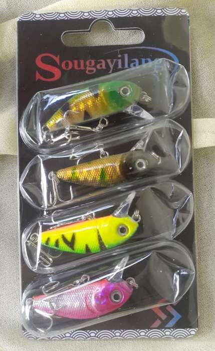 Hard Plastic Fishing Lure Crankbait Set of 4