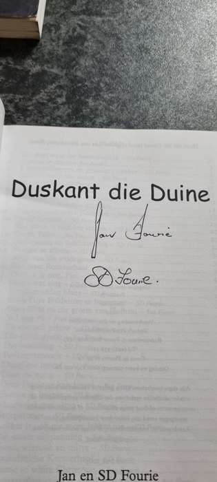 Duskant die Duine. Jan en SD Fourie. GETEKEN X2.