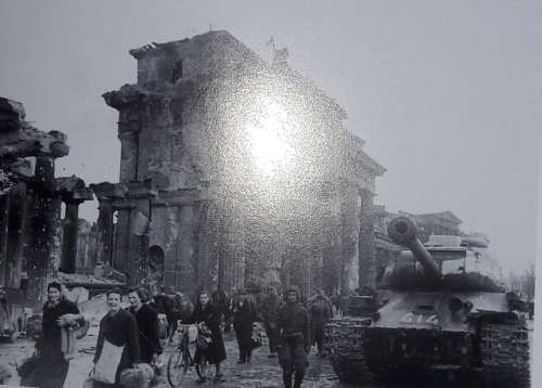 Witness To History - The Photographs of Yevgeny Khaldei