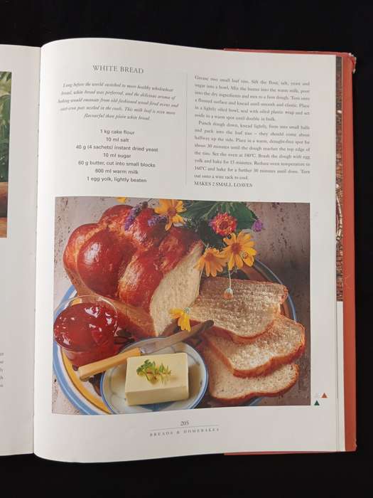 Rainbow Cuisine by Lannice Snyman Photography by Andrzej Sawa