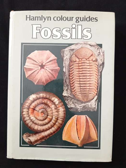 Hamlyn Colour Guide Fossils by Rudolf Prokop
