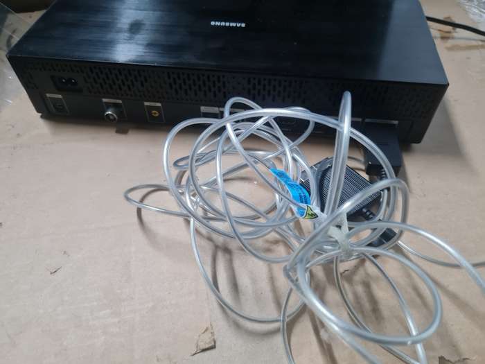 SAMSUNG ONE CONNECT BOX and CABLE SOC1001BA FOR FRAME TV
